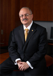 Dr. Eduardo J. Padrón