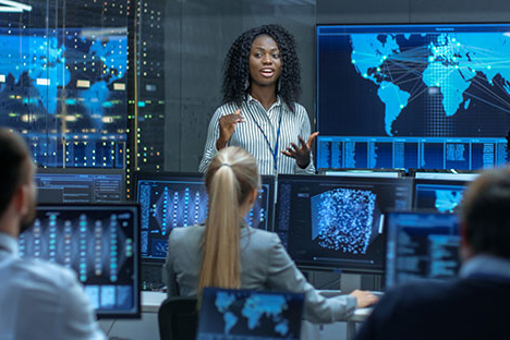 Woman presenting a cybersecurity department