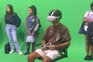 Student using a Oculus Virtual reality
